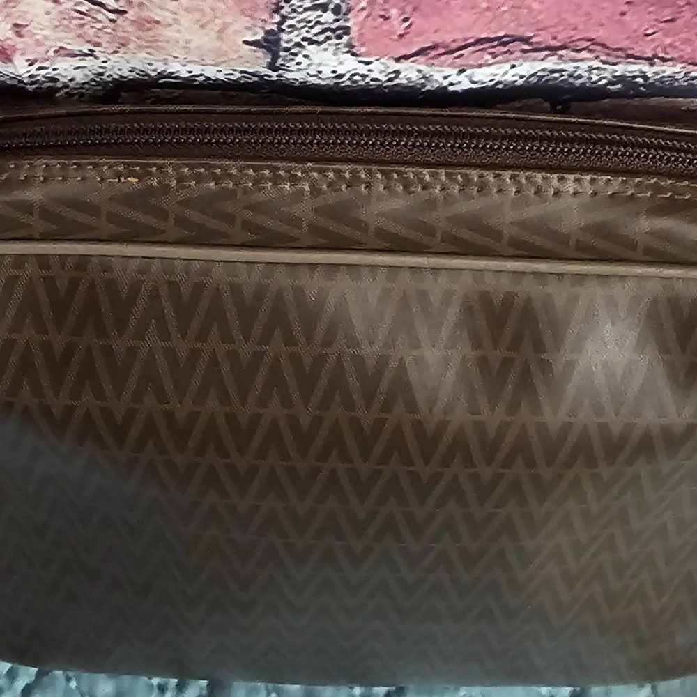 VALENTINO WITH UNBRANDED GOLD TONED CROSSBODY STRAP